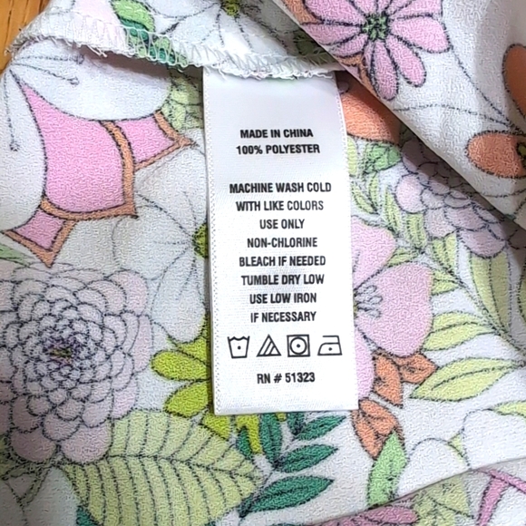CeCe XL Off the Shoulder Balloon Sleeve Floral Shirt Ties on the Sleeves - Picture 6 of 7